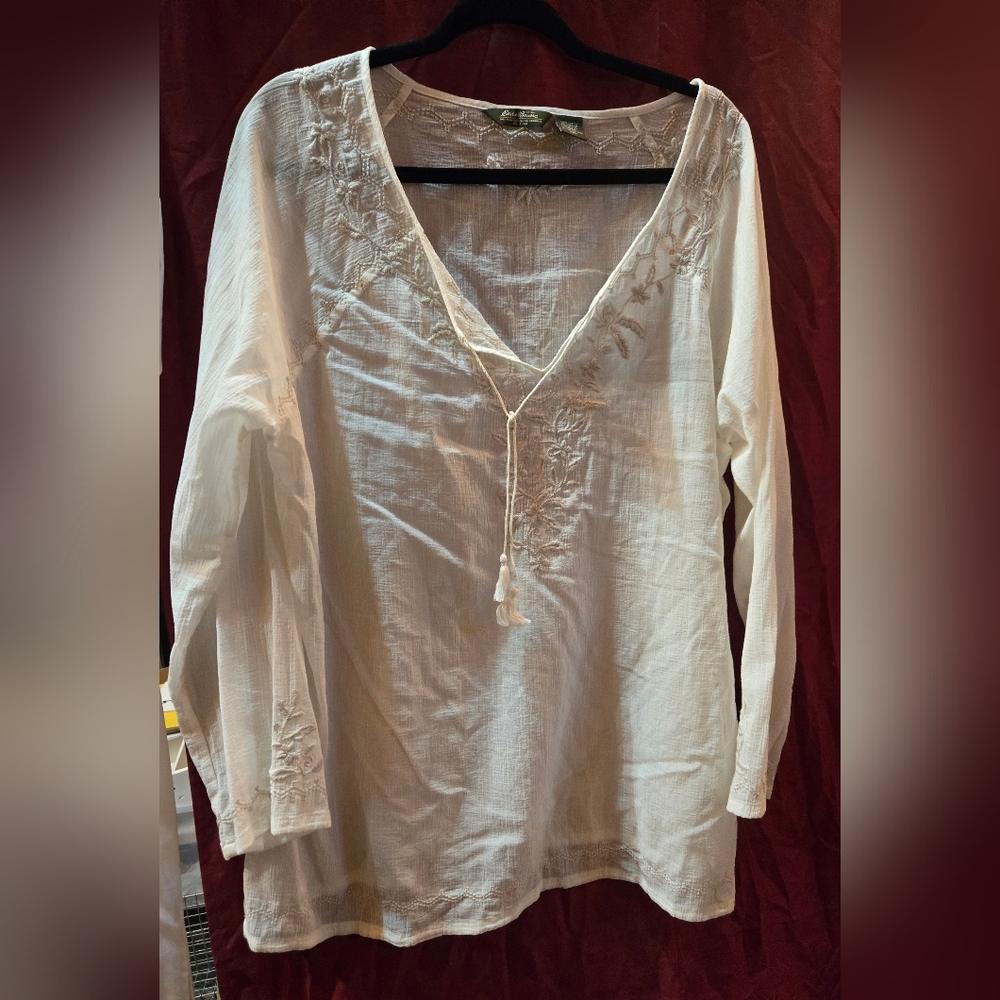 Eddie Bauer off white embroidered blouse xxl very nice